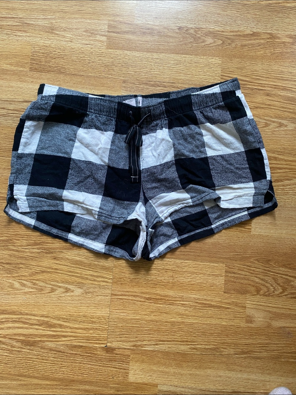 5 for $25! Old Navy Black and White Plaid Flannel Pajama Shorts
